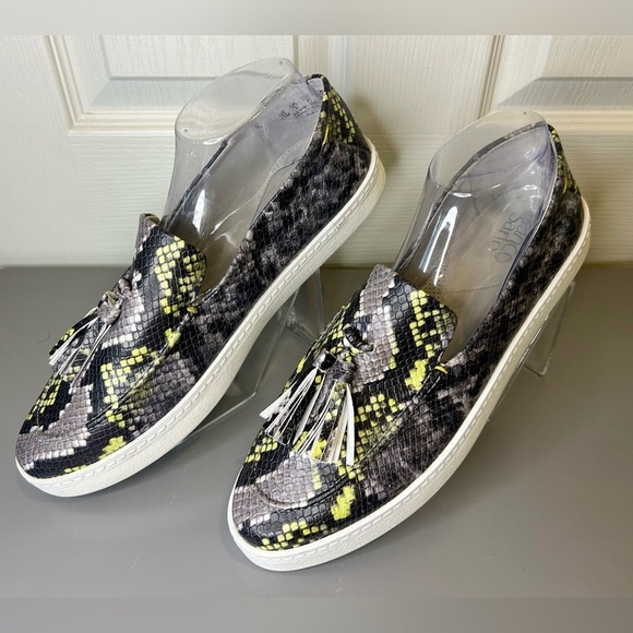 🐍”Franco Sarto” NWOT Neon Green/Black Snakeskin Print Slip On Sneakers Size 11 - Picture 3 of 10